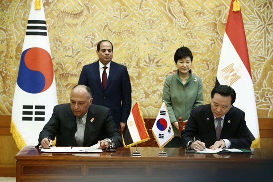 مباحثات مصريه كورية جنوبية زيارة السيسى فى كوريا  (8)