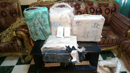 ارهابيين-مضبوطات-اسلحة-حرس الحدود (10)