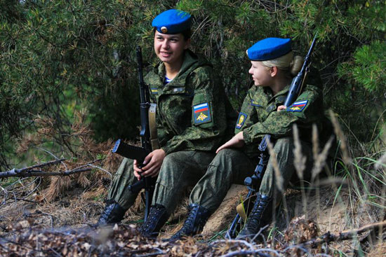 مجندات-القوات-المظلية-الروسية-(10)