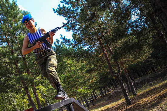 مجندات-القوات-المظلية-الروسية-(11)