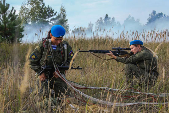 مجندات-القوات-المظلية-الروسية-(13)