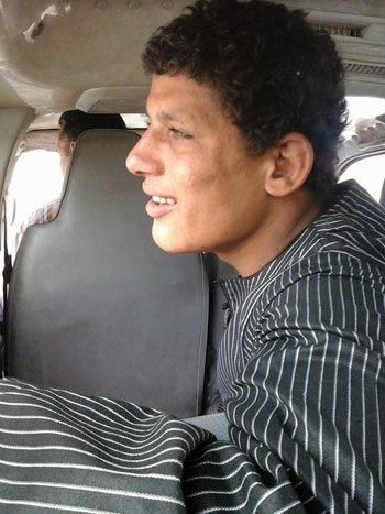 	أحمد فى سيارة جمعية دار الأورمان -اليوم السابع -4 -2015
