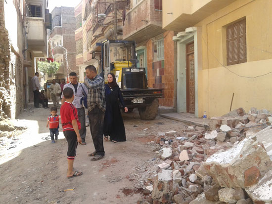 ازالة المبانى الآيلة للسقوط بفوه بكفر الشيخ (11)