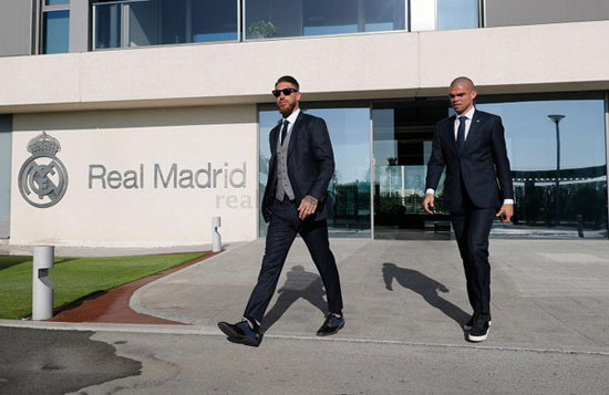 فريق ريال مدريد (2) ريال مدريد