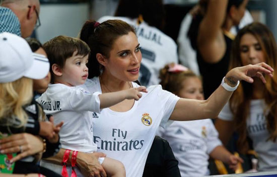 زوجات-نجوم-ريال-مدريد-(14) ريال مدريد