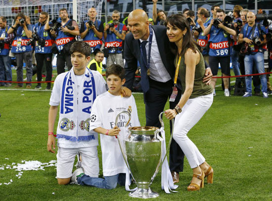 زوجات-نجوم-ريال-مدريد-(21) ريال مدريد
