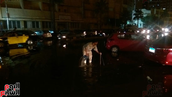 شوارع ميامى تغرق فى مياه الصرف الصحى (3)