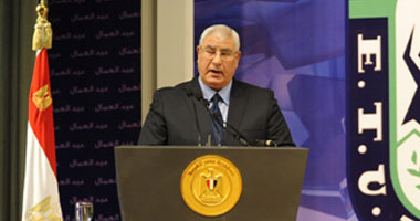الرئيس عدلى منصور يشيد بالمناخ السلمى بالانتخابات