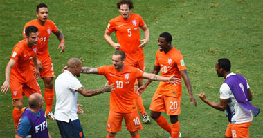 هولندا أول منتخب أوروبى يتأهل لربع نهائى المونديال..الطواحين تقلب الطاولة على ال