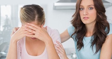 شخص حزين يستمع لموسيقى