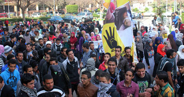 طلاب الإخوان بـ"الأزهر" يصلون "رابعة العدوية" للتظاهر بالميدان