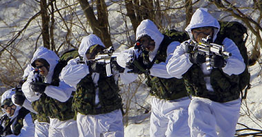 تدريبات عسكرية لأفراد الجيش الكورى 