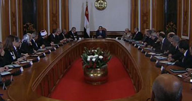 الرئيس يجتمع بحكومة محلب الجديدة عقب أدائها اليمين