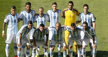 لاعبو الأرجنتين يستفزون البرازيل بأغنية "مارادونا"