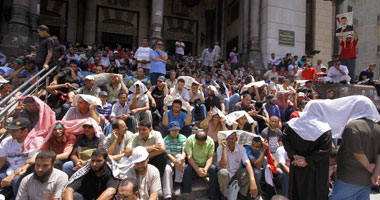 قوات الأمن تتمكن من دخول مسجد الفتح لإخلائه 1 مسجد الفتح