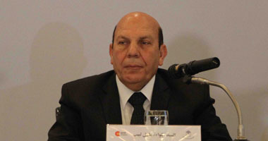 عادل لبيب.. وزير غير قابل للتغيير.. تولى منصب محافظ قنا والبحيرة والإسكندرية