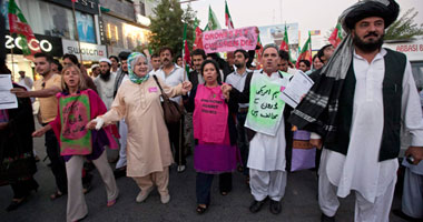 المعارضة الباكستانية تعلن مقتل 2 من مؤيديها جراء الغاز المسيل للدموع