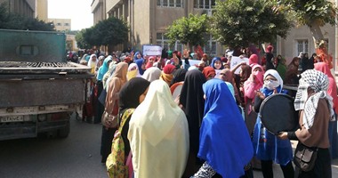 الشرطة تدخل حرم جامعة الأزهر بنات لفض تظاهرة لطالبات الإخوان