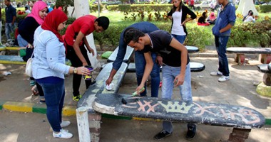 الأسر الطلابية بـ"عين شمس" تواصل استقبال الطلاب بعروض للعرائس