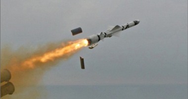 إيران تزيح الستار عن صاروخ "سومار" البرى بعيد المدى