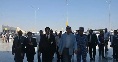 وزير النقل يصل ميناء الغردقة البحرى لتفقد التطويرات قبل افتتاحه