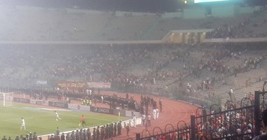 كثافات مرورية أمام بوابات استاد القاهرة بسبب عمليات التفتيش