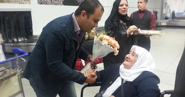مطار القاهرة يستقبل أهالى شهداء الشرطة بعد أدائهم فريضة الحج