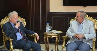 محافظ البحر الأحمر يلتقى السفير الألمانى بالقاهرة لمناقشة التعاون المشترك