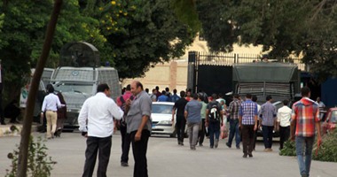 قوات الشرطة تدخل حرم جامعة الأزهر لفض تظاهرة إخوانية