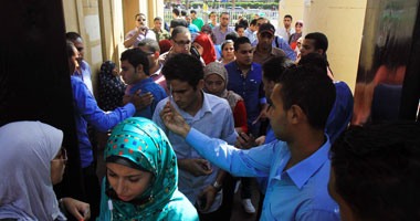 مسيرة لطلاب الإخوان تطوف الحرم الرئيسى لجامعة عين شمس