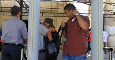 تكثيف للأمن الإدارى بجامعة عين شمس وتفتيش حقائب الطلاب والسيارات