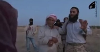 بالفيديو: داعش يرجم امرأة أخرى فى سوريا بعد اتهامها بالزنا
