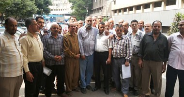 أهالى 37شابا يتظاهرون أمام مجلس الوزراء لفقدان ذويهم فى هجرة غير شرعية
