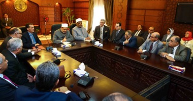 الإمام الأكبر يلتقى رئيس جامعة الأزهر ونوابه وعمداء الكليات