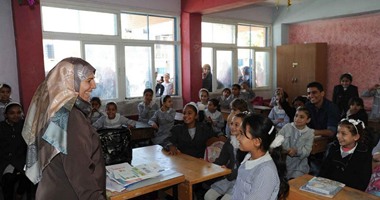 محمد عساف يزور مدارس بغزة وخان يونس بوصفه سفيرًا لـ"أونروا"