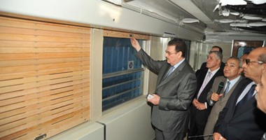 وزير النقل ورئيس العربية للتصنيع يتفقدان عربات القطارات المصنعة محلياً