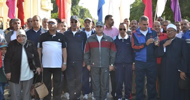 محافظ الإسماعيلية يقود مسيرة رياضية ضمن احتفالات نصر أكتوبر