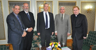 وزير التعليم العالى يلتقى سفير المجر لبحث سبل التعاون بين البلدين