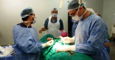 إجراء أول عملية جراحية لتثبيت الفقرات القطنية بمستشفى السويس العام