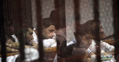 وصول أهالى شهداء "مذبحة بورسعيد" لمقر محاكمة المتهمين بأكاديمية الشرطة