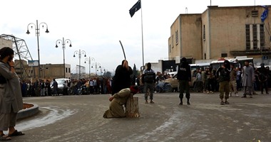 بالصور.. "داعش" تقطع رؤوس مواطنين فى سوريا بعد اتهامهم بـ"سب الدين"