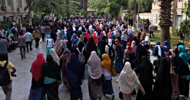 طلاب الإخوان ينهون تظاهرهم بجامعة القاهرة بغناء أناشيد الحركات الجهادية