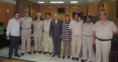 مدير أمن كفر الشيخ يُكرّم ضباط وأفراد الشرطة لتفانيهم فى العمل