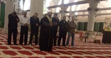 تداول صورة لصلاة الفجر بالمسجد الأقصى تقتصر على مدير المسجد وحراسه