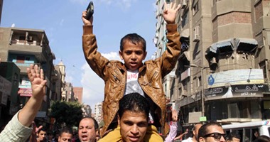أسوشيتدبرس: المصريون يستعدون لمواجهة عنف المتطرفين
