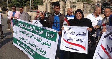 والدة شهيد الجيش محمد الجندى تشارك فى مسيرة طنطا رفضا للإرهاب