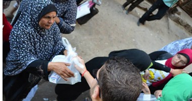 رسالة بسوهاج: توزيع 230 كيلو لحوم على الفقراء بقرى المحافظة