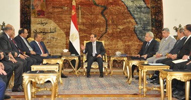 الرئاسة: الرئيس يوجه بتقديم كافة المساعدات الممكنة للأشقاء الليبيين