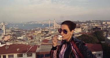 بالصور.. إطلالة مميزة لأحلام أثناء رحلتها لتركيا