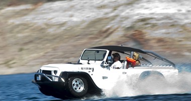 درايف آند سويم "بيمكس".. السيارات العائمة لأول مرة فى بحيرة لاس فيجاس